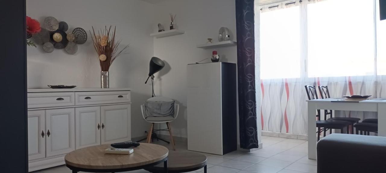 Le Queirele Apartment เลอลาวองดูว์ ภายนอก รูปภาพ